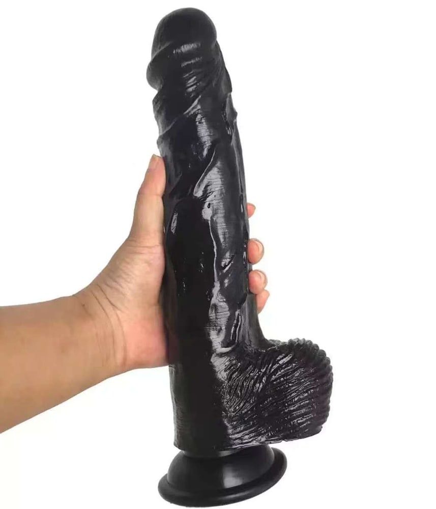 Large Realistic Suction Cup Dildo – 31 cm, 910 g — image 3